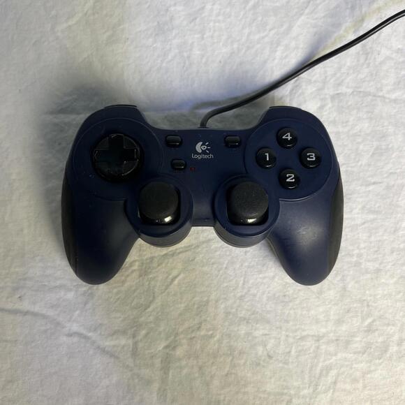Logitech Dual Action Gamepad Controller without Installation Disc - Picture 1 of 6